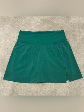 TNA athletic skort in like new condition.